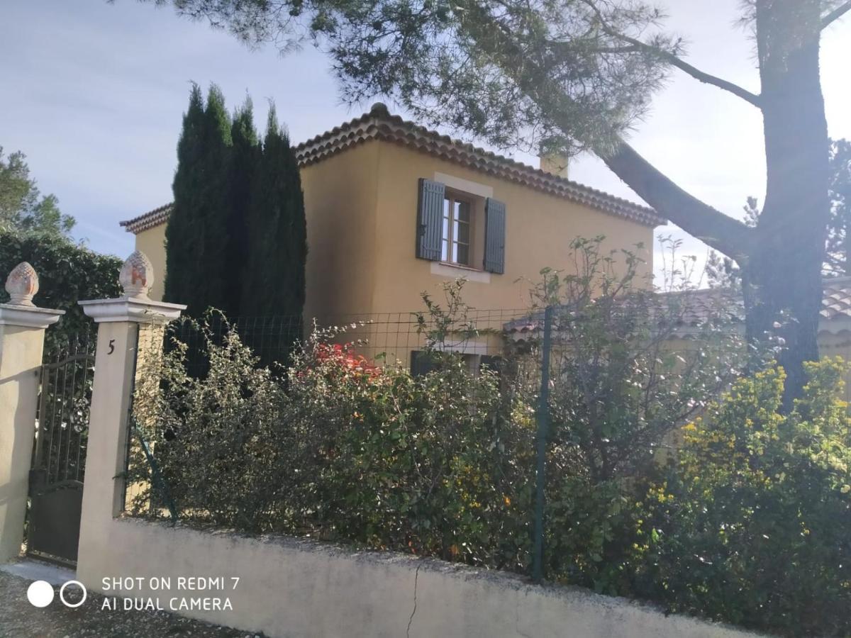 Proche Uzes Petit Gite Avec Grande Cuisine D'Ete Et Piscine Saint-Siffret Екстер'єр фото