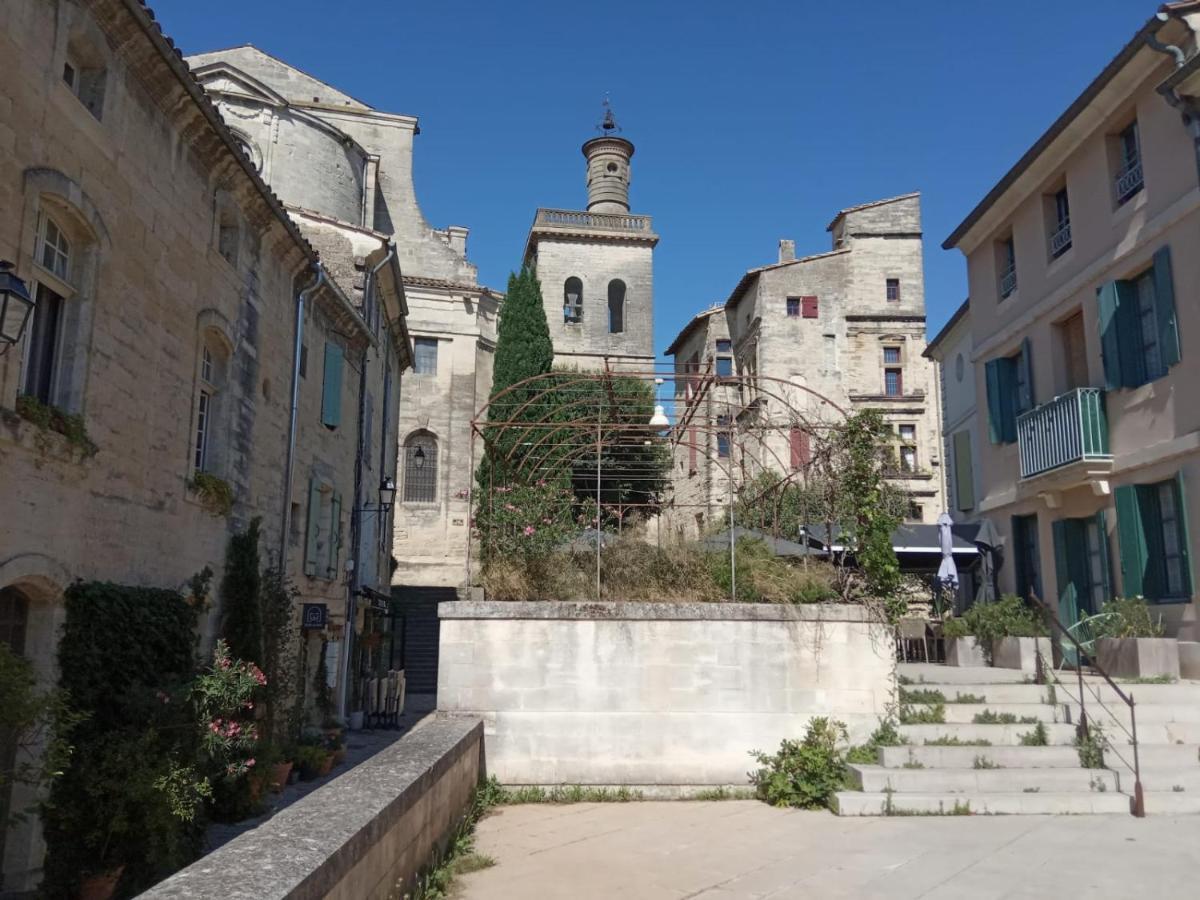 Proche Uzes Petit Gite Avec Grande Cuisine D'Ete Et Piscine Saint-Siffret Екстер'єр фото