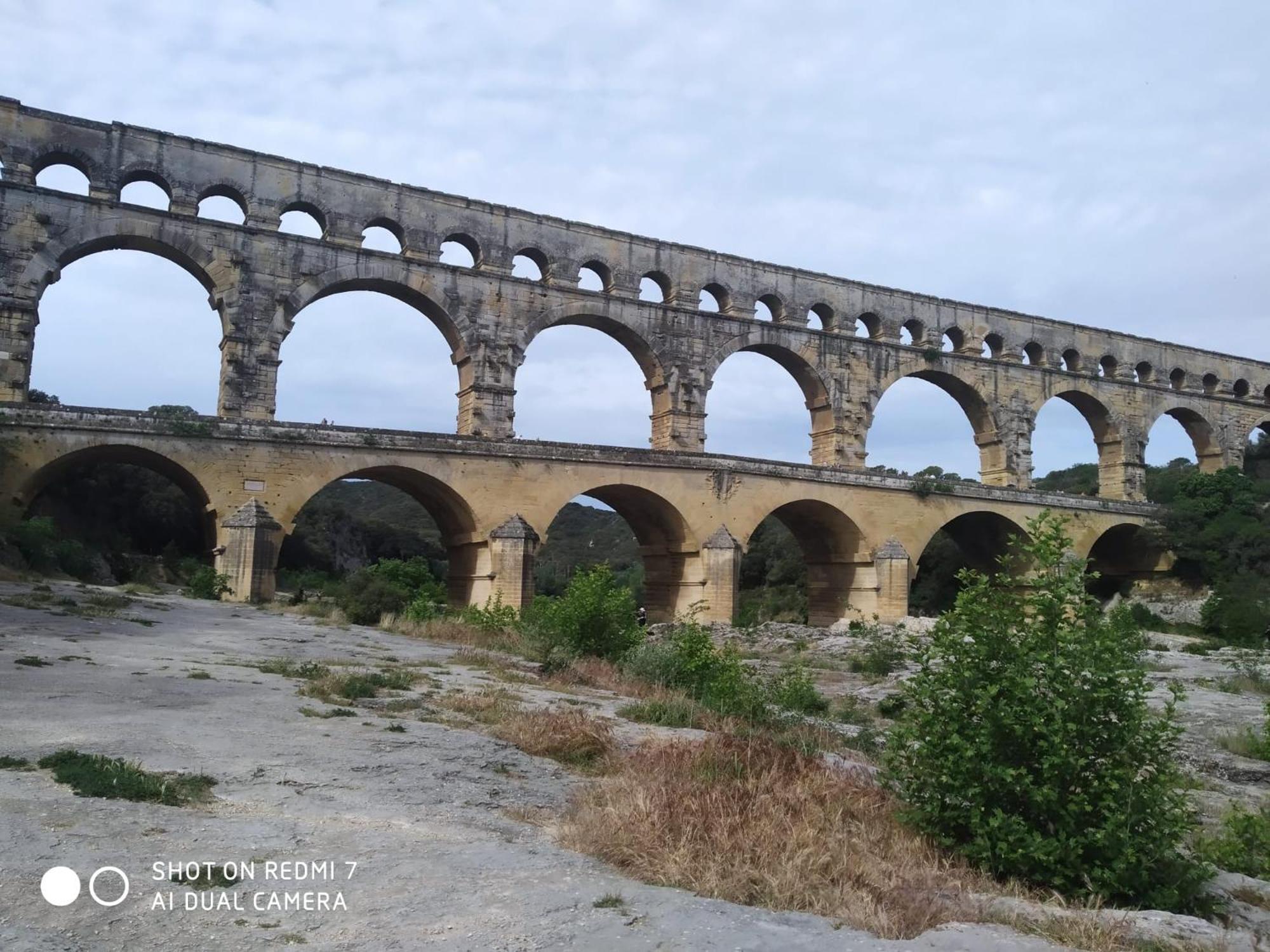 Proche Uzes Petit Gite Avec Grande Cuisine D'Ete Et Piscine Saint-Siffret Екстер'єр фото
